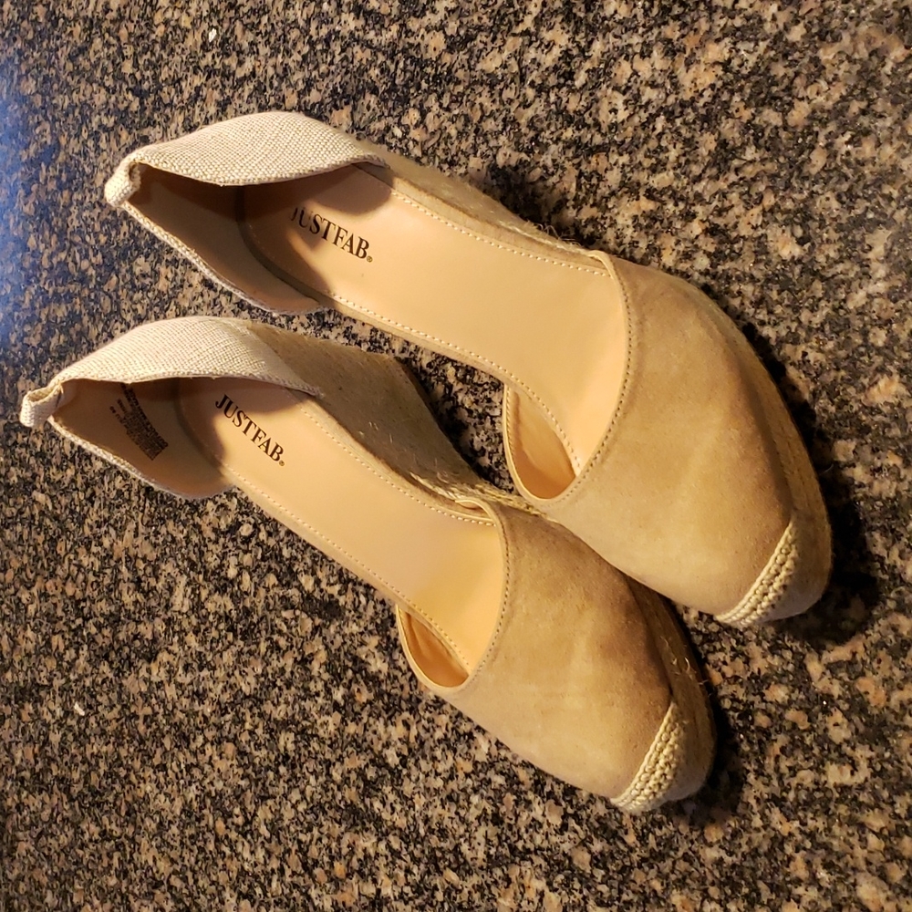 ♦️♦️ SOLD ♦️♦️ JustFab Wedge Heel - Picture 2 of 9
